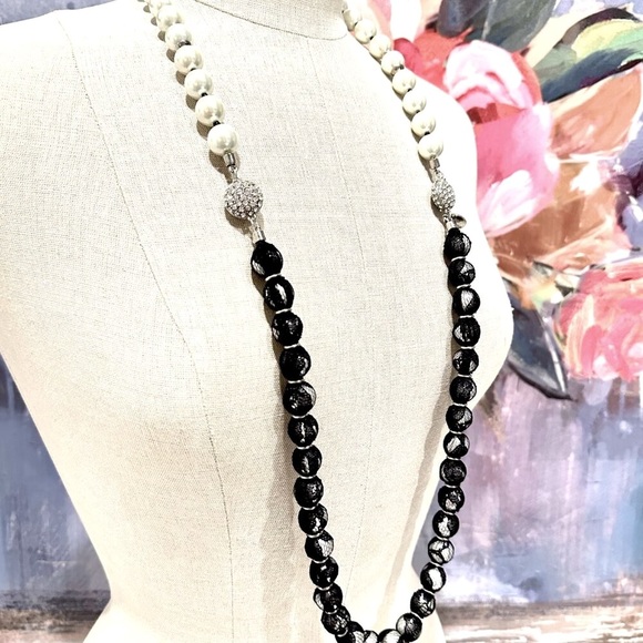 **2 necklaces in 1-Wear it 3 Ways** WHBM Long Black Lace Wrapped Pearl Necklace - Picture 10 of 16